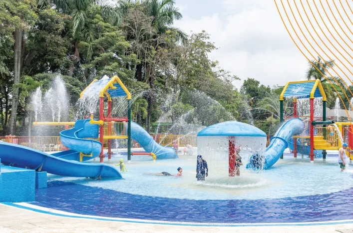 Parque acuático para niños en centro recreacional Comfenalco Tolima