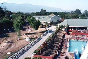 Centro recreacional urbano de Comfenalco Tolima en los años 80's