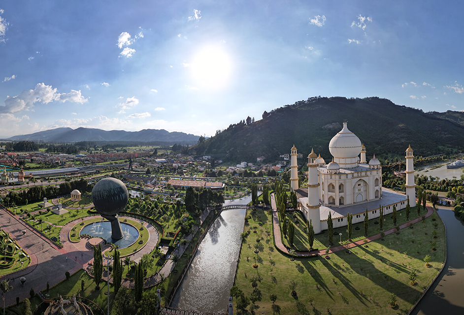 Vista panorámica de parque temático y representación de servicio Taj Mahal